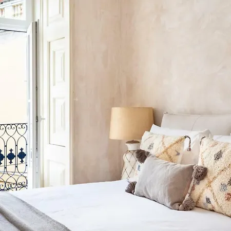 Archi-pelago Alfama Design