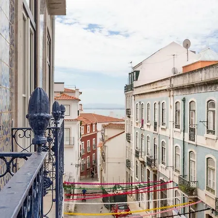Archi-pelago Alfama Design Pensionat 3*
